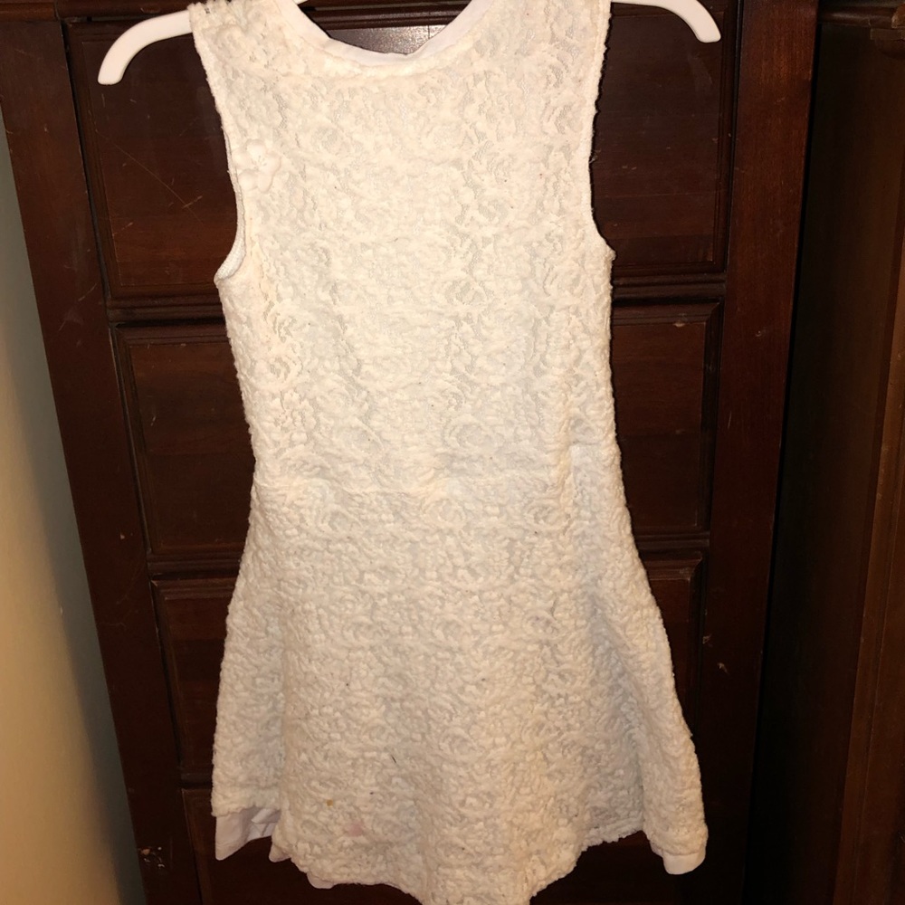 White dress - Picture 2 of 3
